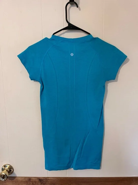 lululemon athletica Women's Short Sleeve Tee - Teal Blue - Picture 2 of 2